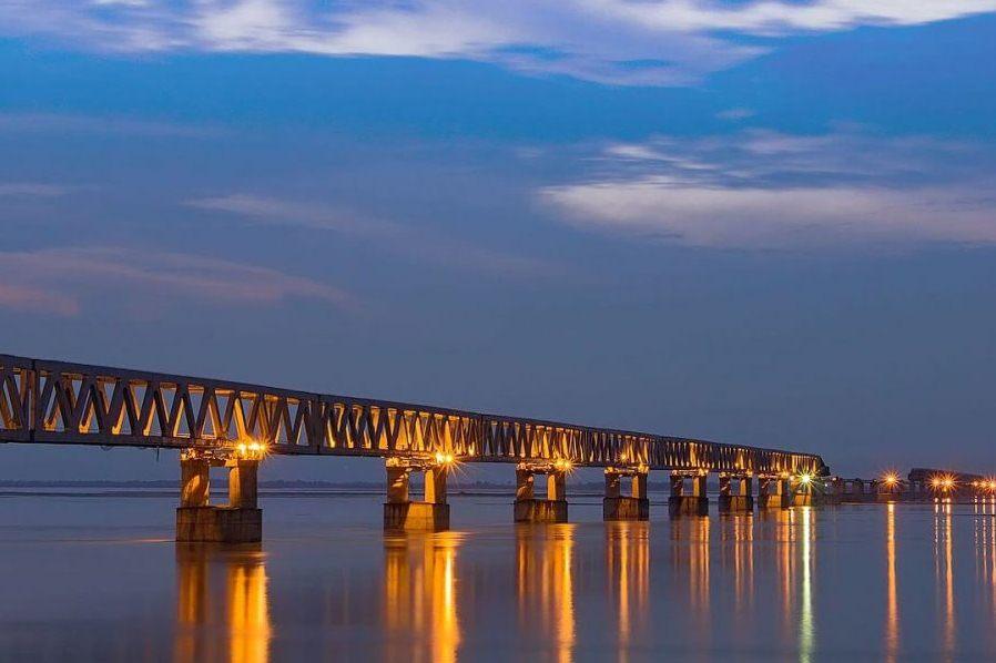 Самый длинный в Индии мост из стали протяженностью 3,7 мили введен в эксплуатацию