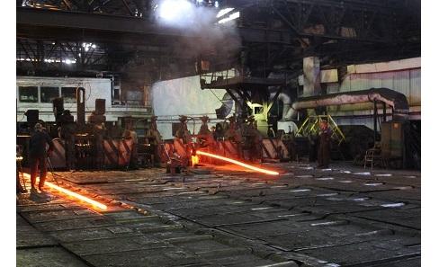 АО «ЗЭМЗ» увеличил выпуск высоколегированной стали